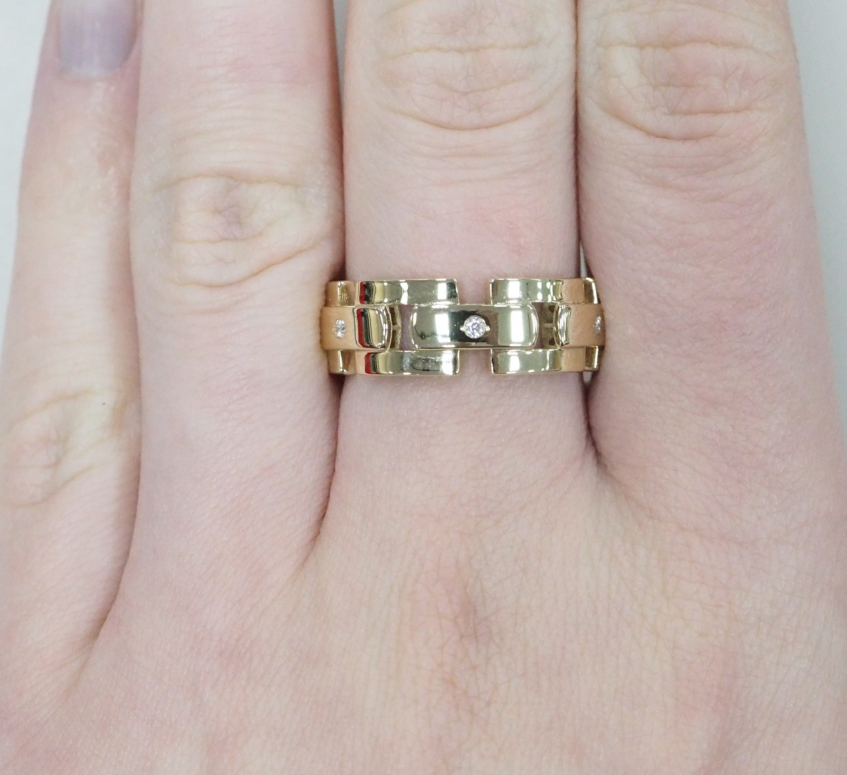 Кольцо из желтого золота с фианитами